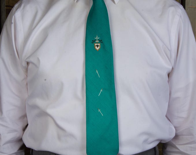 Vintage 1950s Brilliant Teal Green Raw Silk Tie with Sword and Shield Embroidery