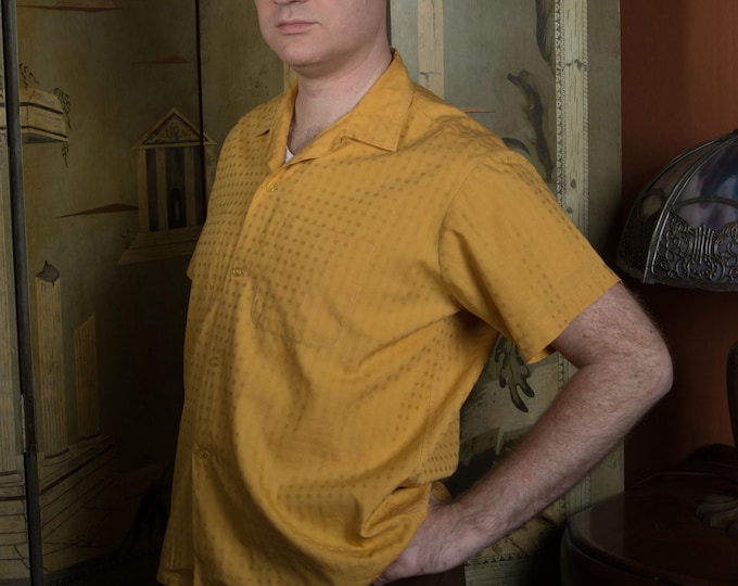 Vintage 1950s Sporty LA PAZ Cotton Loop Collar Patch Pocket Short Sleeve Shirt in Mustard Yellow Size Large
