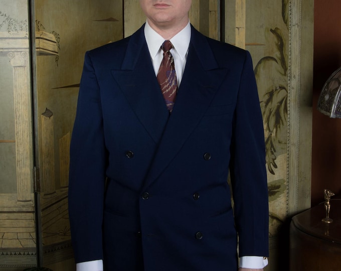 Vintage Late 40s to Early 50s Cusp Peaked Lapel Double Breasted Suit Jacket in Navy Herringbone Size 41