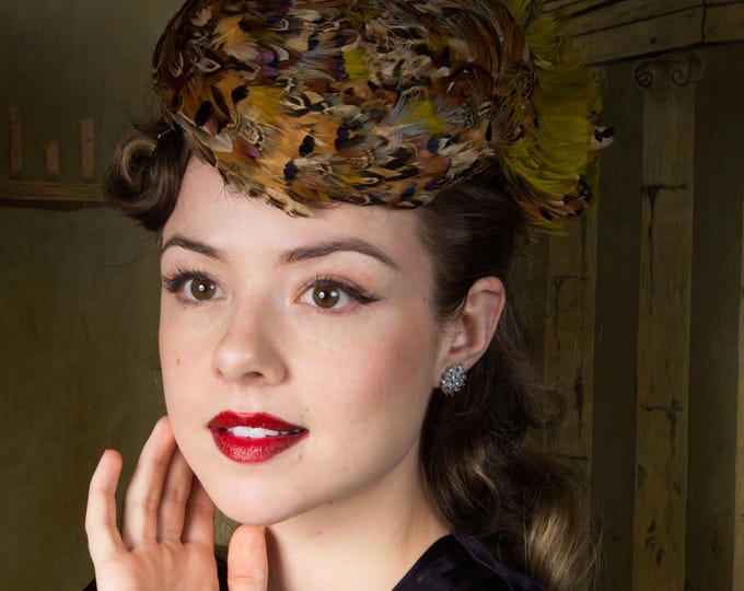 1940s Hat - Dramatic Vintage 40s Tilt Hat with Multicolored Pheasant Feathers