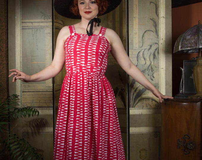 1950s Dress  - Adorable Cotton Seersucker Sun Dress in Red and White Geometric Print