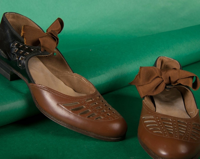 1920s Shoes  - Size 4 US- Gorgeous Vintage 20s Sandals in Two Tone Cognac and Black Patent Leather