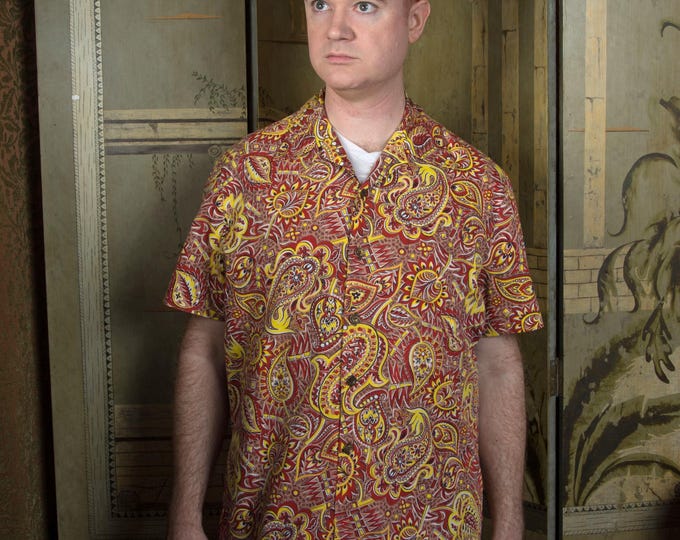 Vintage 1950s Cotton Rock and Roll Paisley Rockabilly Short Sleeve Loop Collar Aloha Shirt with Kamehameha buttons