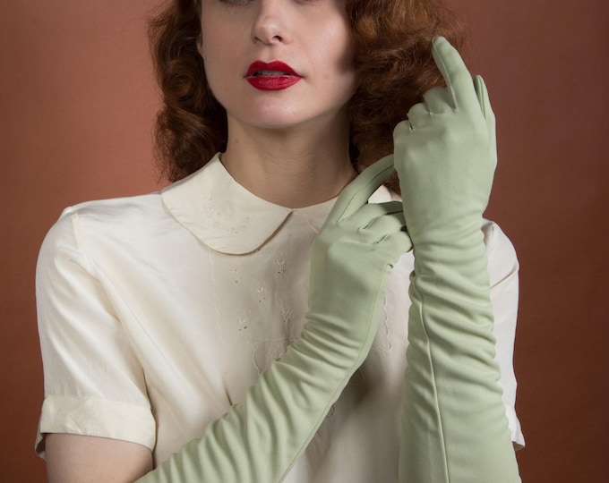 1950s Gloves - Size 6 1/2 - Elegant Matcha Green Vintage 50s Crescendoe Nylon Gloves