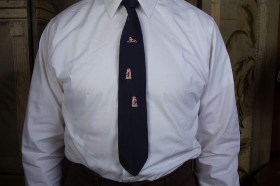 Vintage 1950s Hand Painted Egyptian Sphinx Novelty Necktie in Navy Blue with Pink