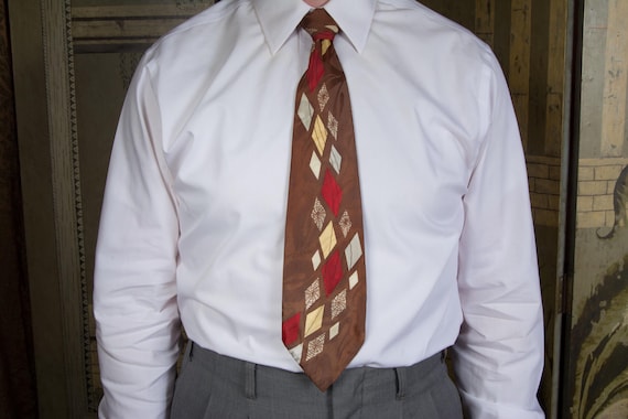 Vintage 1940s Shiny Brocade Spiderwebs and Diamons Wide Novelty Print Necktie from Richman Bros