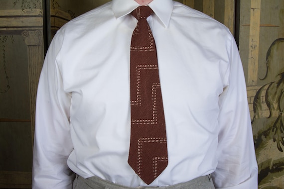 Vintage 1930s 40s Cusp Necktie Bamboo Weave Pure Silk in Textural Brown with Screen Print