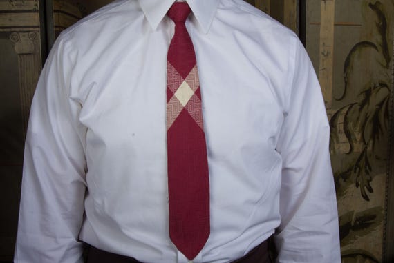 Vintage 1950s Lustrous Wine Red Brocade Necktie in with Ivory