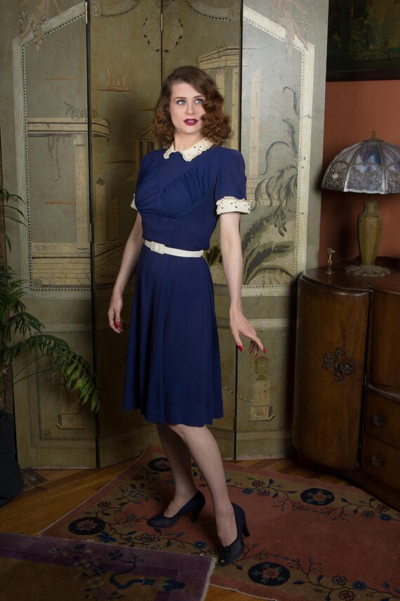 Late 1930s Cute Juniors Style Day Dress in Ruched… - image 13