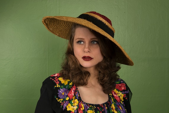 1940s Hat - Fantastic and Unique Natural Straw Wide Brim 40s Sunhat with Pleated Grosgrain and Unique Crown Treatment