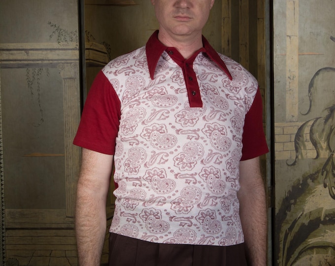 Vintage 1970s Kmart Knit Pullover Short Sleeve Polo Shirt in Burgundy Red with Paisley Print