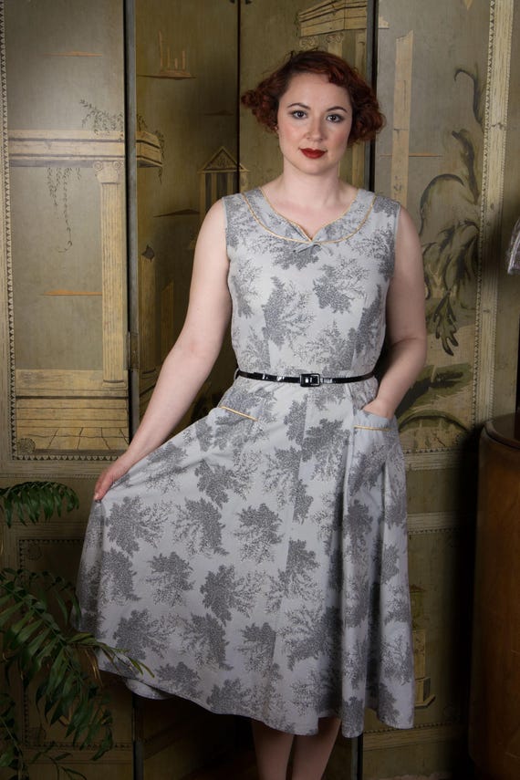 grey vintage dress 1950s - Sweet Cotton Summer Dress With Gold Trimmed Neckline and Pockets attr-1033-18415