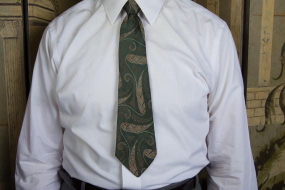 Vintage 1930s Brocade Tie in Lustrous Green with Tan and White Paisley