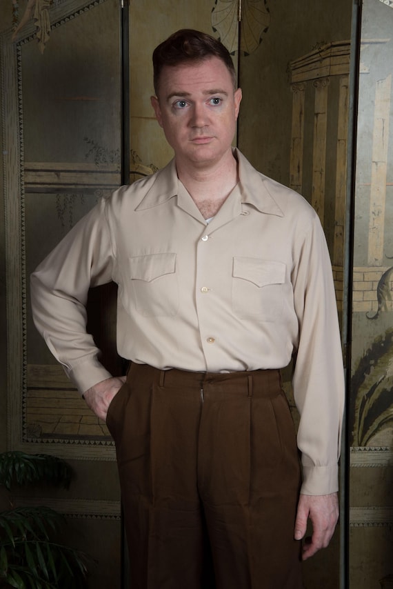 Vintage 1940s Rayon Gabardine Loop Collar Shirt with Western Patch Pockets and Long Sleeves in Warm Beige Color Size L 16 16 1/2