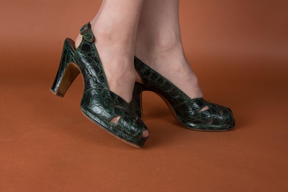 1940s Shoes  Size 7 N - Gorgeous Vintage 40s Lizard Leather Peep Toe Platform Heels with Ankle Strap