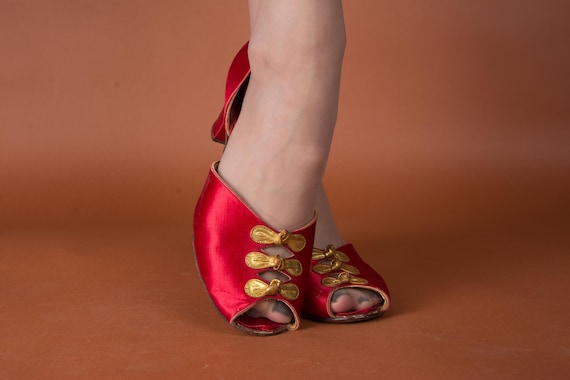 1930s Slippers - Size 6 B - Saucy Red Satin Slip On Vintage Late 30/Early 40s Glamour House Shoes with Metallic Gold Leather Trim
