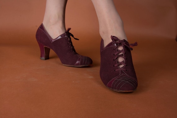 1930s Shoes  - Size 6 to 6.5 N - Gorgeous Vintage 30s Detailed Suede Oxfords in Plum Colored Suede with Rayon Laces