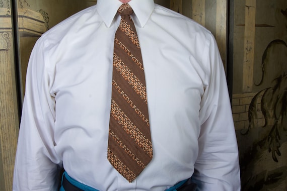 Vintage 1930s Brocade Necktie in Brown with Woven Brown, White and Rust