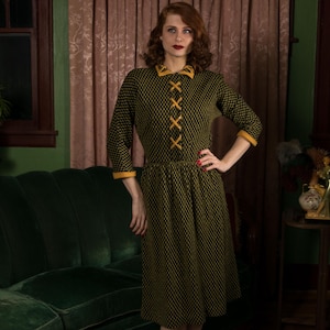 1950s Dress -  Vintage 50s Tweed Day Dress in Brown, Black and Grey Wool with Defined Waist and Pockets