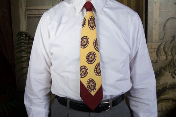 Vintage 1940s Striking Satin Jacquard Wide Tie in Yellow and Deep Burgundy with Sundials Yellowstone Prints Wilson Brothers