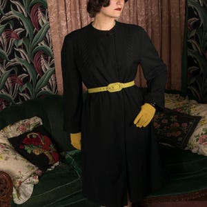 1940s Coat - Versatile Vintage 40s Woven Wool Swing Coat in Crisp Black with Yoke Details