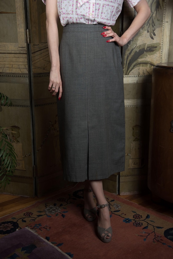 1950s Skirt - Classic Heathered Grey Worsted Wool 50s Straight Skirt with Front Vent
