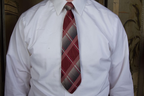 Vintage 1930s Plaid Jacquard Necktie in Shiny Burgundy and Grey Ombré