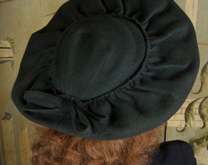 1940s Vintage Halo Hat in Darkest Forest Green Wool Felt with Pleating New York Creation