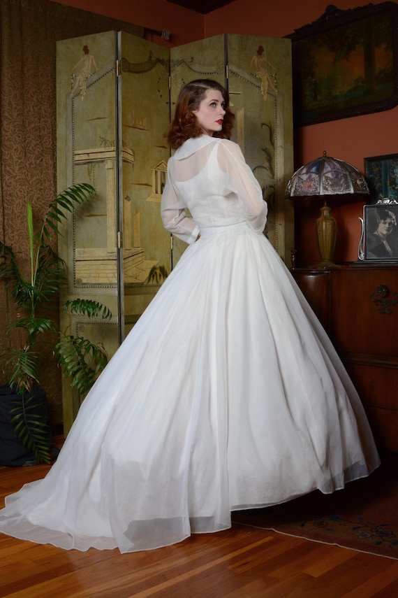 1950s Wedding Dress -  Sophisticated Vintage Late 1950s Shirtwaist Style Chiffon Wedding Gown with Full Skirt and Dramatic Train Sz Medium