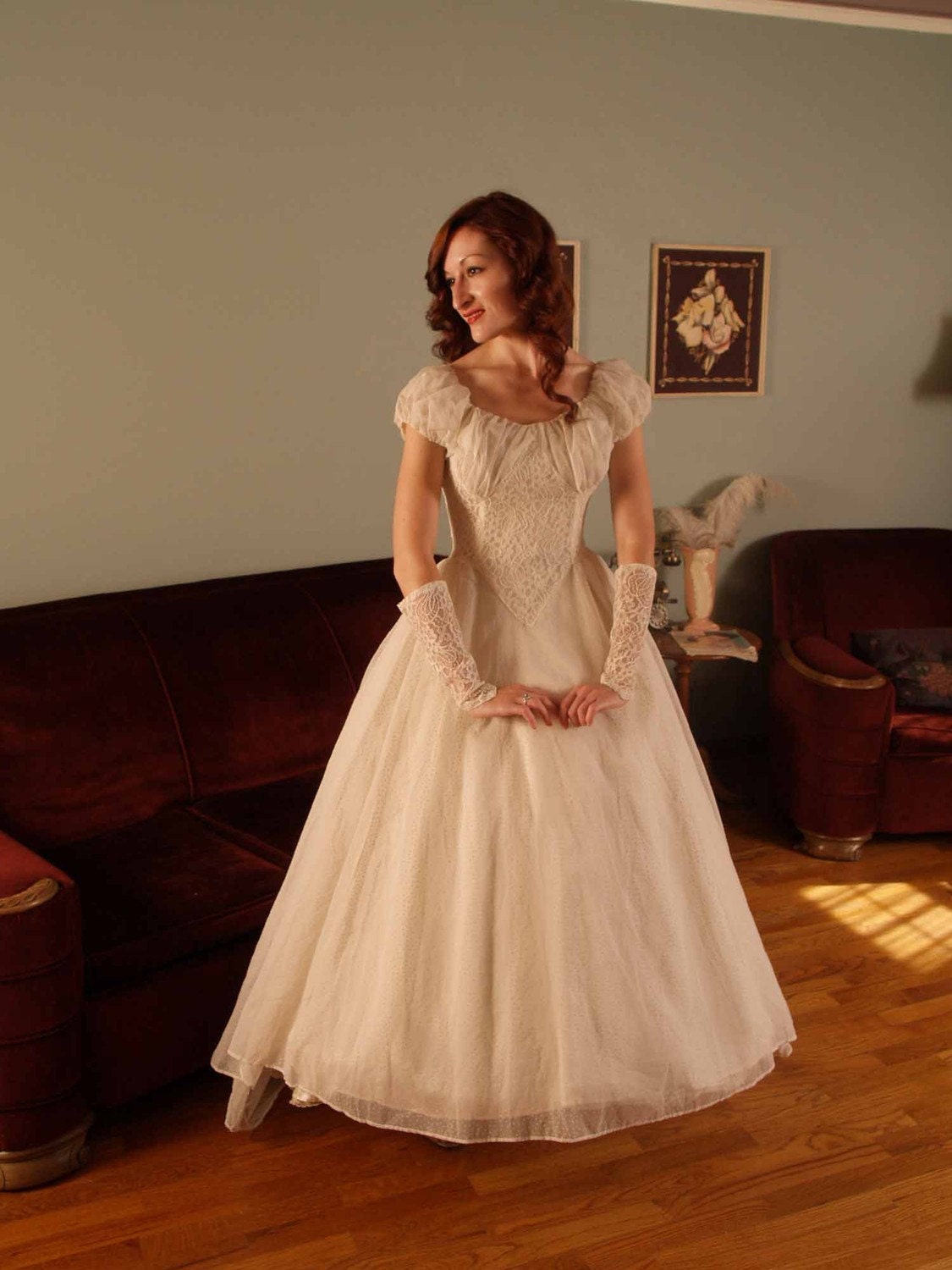 Vintage 1950S Swiss Sweetheart Ethereal Wedding Gown With Swiss Dot Organza & Lace