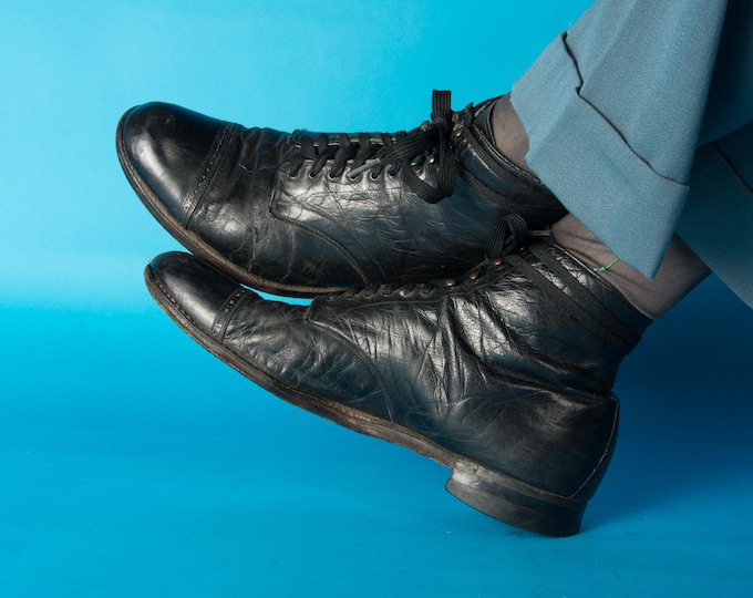 Vintage Boots - Mens Size 10 C - 1930s Cap Toe Lace Up Leather High Top Shoes Ankle Boots with Brogueing