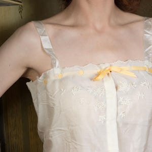 Camisola de la década de 1900: camisola etérea de estilo eduardiano antiguo color marfil con cubierta de corsé en seda brillante imagen 7
