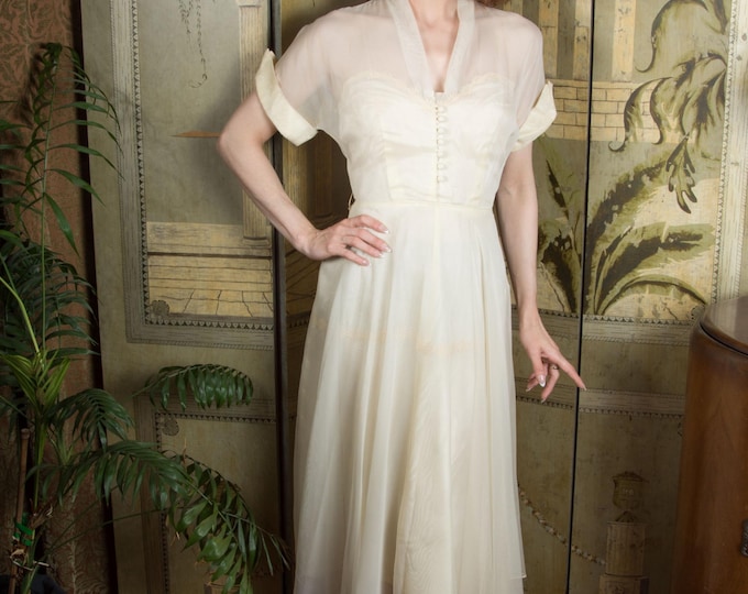 1950s Vintage Bridal Vibes Nylon Shirtwaist Dress with Daisy Trimmed Sweetheart Strapless Lining under Sheer Ivory Mesh