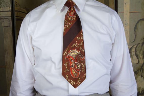 Vintage 1940s Necktie in Lustrous Satin Paisley by Cohama California Swagger