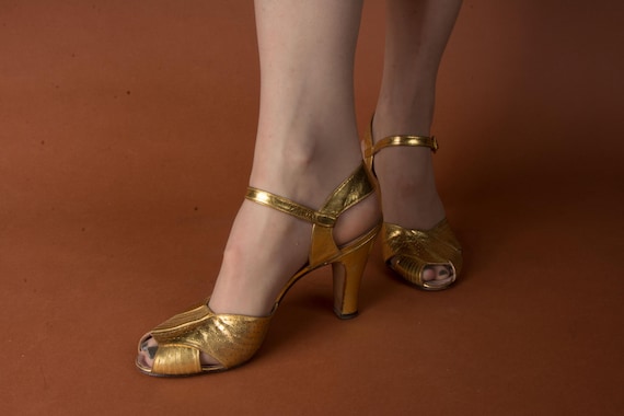 1930s Shoes - Size 5 1/2 N - Gorgeous Bright Gold Vintage 30s Evening Sandal Style Heels with Ankle Strap