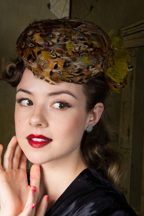 1940s Hat - Dramatic Vintage 40s Tilt Hat With Multicolored  display picture 1