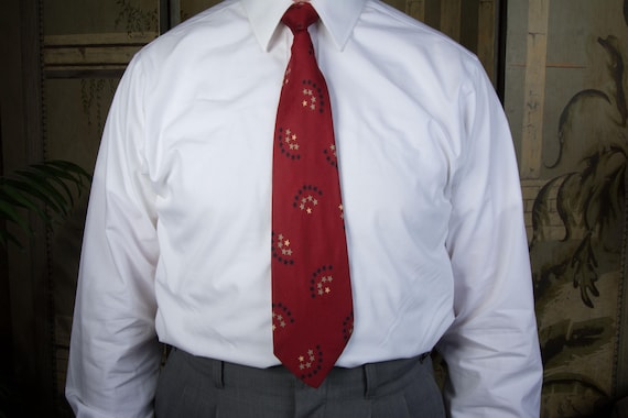 Vintage 1950s Star Spangled Silk Necktie in Deep Red with Ivory, Grey and Black Stars