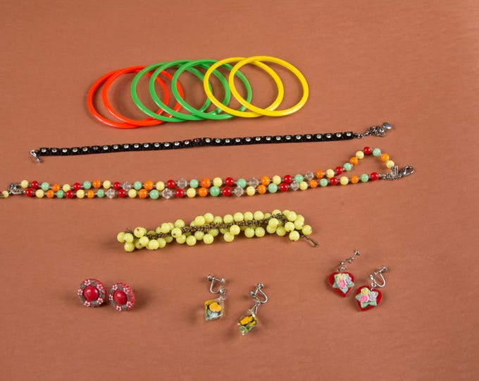 Lot #61 A Group of 1950s and 60s Plastic and Glass Jewelry WOUNDED BIRDS SALE