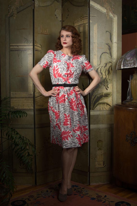 1930s Dress - Striking Homemade Late 30s Sturdy Cotton Puff Sleeve Day Dress in Red, Grey, Black and White Foliage Print