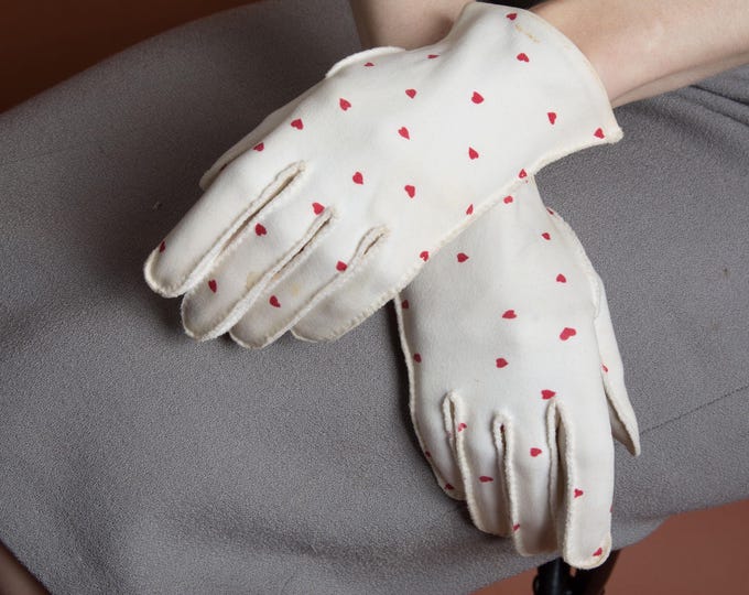 1950s Gloves - Vintage 50s Novelty Gloves in White with Lipstick Red Heart Dots