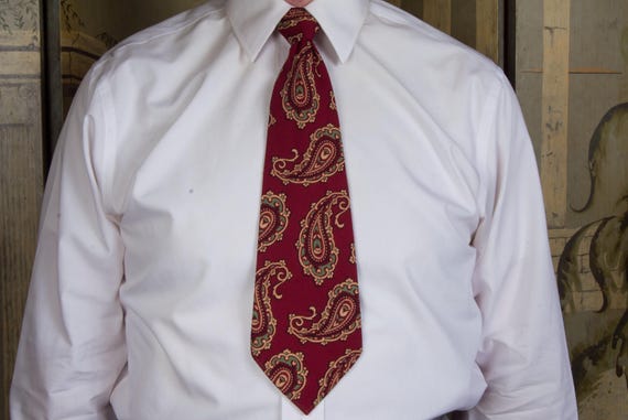 Vintage 1940s Botany Brand Gabarhues Necktie in Burgundy with Green, Black Paisley