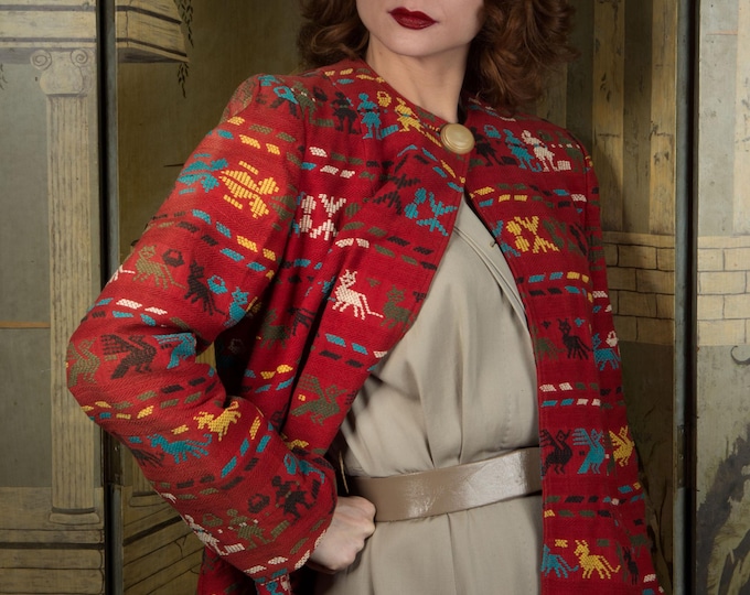 1940s Jacket - Bold Vintage 40s Woven Heavy Cotton Jacket with Colorful Figural Motifs and Strong Padded Shoulders