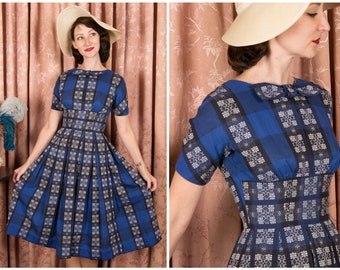 TAG SALE 1950s Dress - Vintage 50s Cotton Plaid Day Dress with Fitted Midwaist and Deep Pleats