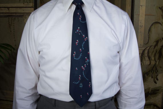 Vintage 1950s LILLY DACHE Novelty Tie "Le Jouet" with Print of Child Playing with Pucks