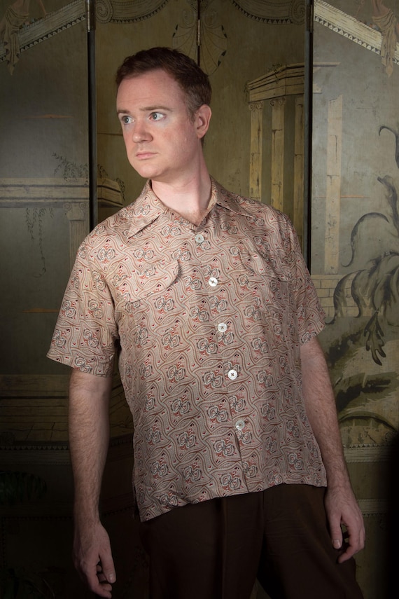 Vintage 1940s Colorful Paisley SILK Short Sleeve Summer Shirt with Loop Collar and Flap Pockets