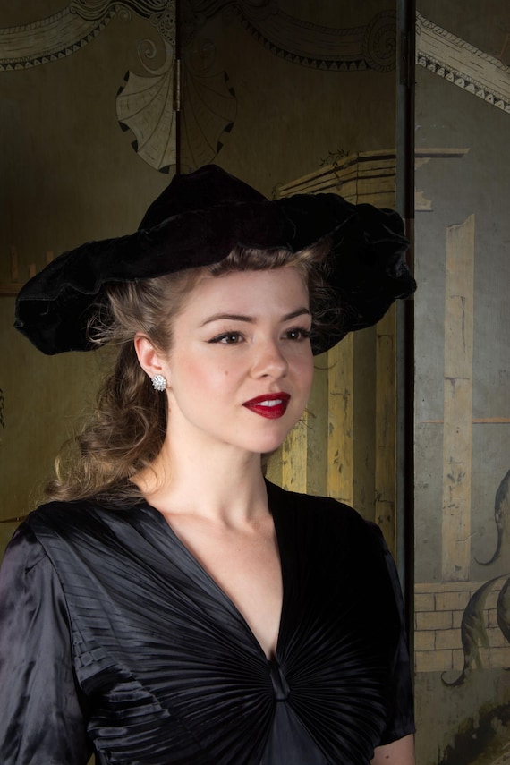 1940s Hat - Jet Black Velvet Wide Brimmed Vintage 40s Hat with Open Crown, Top Stitching and Ruffled Edge