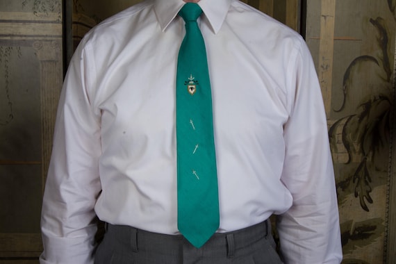 Vintage 1950s Brilliant Teal Green Raw Silk Tie with Sword and Shield Embroidery