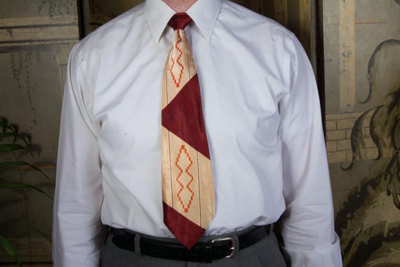 Vintage Late 40s, early 1950s Ultra Shiny Satin Tie in Rust. Peach and Orange