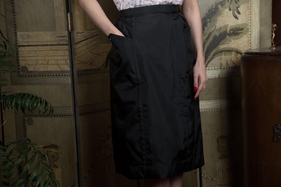 1950s Skirt - Smart Little Crisp Nylon Sportswear Skirt in Black with Hip Pockets