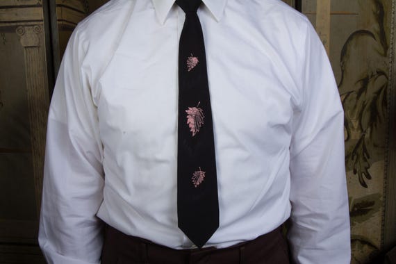 Vintage 1950s Pink and Black Hand Painted Necktie in with Falling Leaves